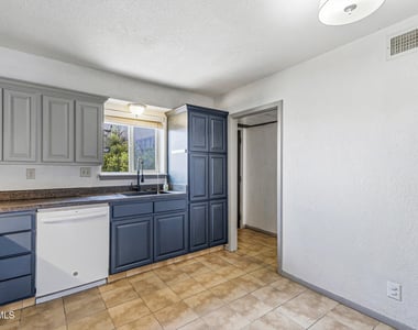 4433 N Stanton Street - Photo Thumbnail 47