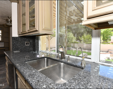 1004 Los Jardines Circle - Photo Thumbnail 16
