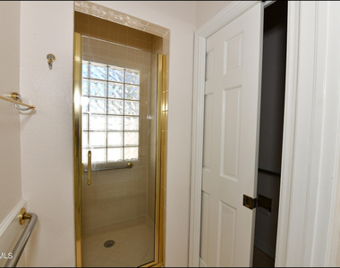 1004 Los Jardines Circle - Photo Thumbnail 25