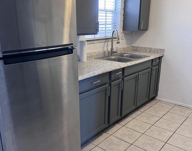 11244 Wharf Cove Drive - Photo Thumbnail 5