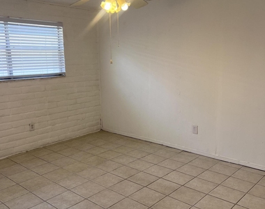 11244 Wharf Cove Drive - Photo Thumbnail 16