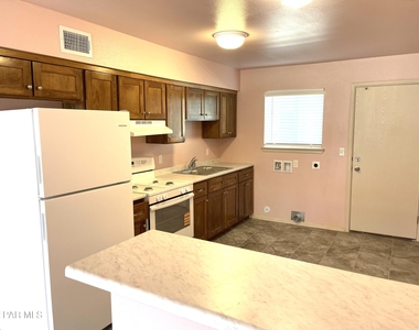 445 Gallagher Street - Photo Thumbnail 6