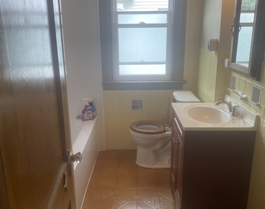 226-228 Seymour Avenue - Photo Thumbnail 15