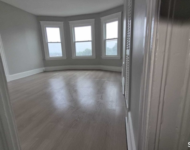 383 Main Street - Photo Thumbnail 5