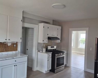 383 Main Street - Photo Thumbnail 7