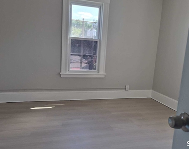 383 Main Street - Photo Thumbnail 19