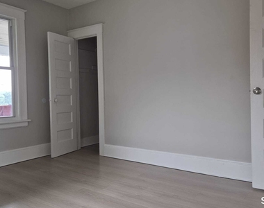 383 Main Street - Photo Thumbnail 4