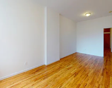 309 East 90th Street - Photo Thumbnail 2