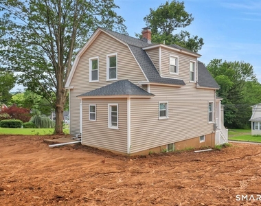 672 Main Street - Photo Thumbnail 10