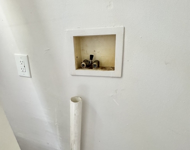 65 Lilac Street - Photo Thumbnail 8
