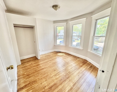 65 Lilac Street - Photo Thumbnail 3