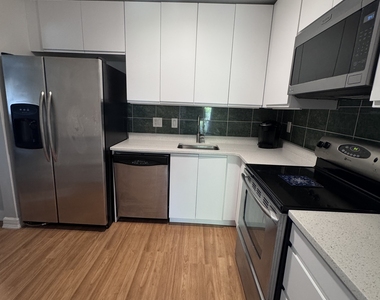 135 Courtland Avenue - Photo Thumbnail 2