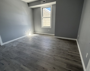 1639 South Avenue - Photo Thumbnail 7