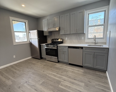 1639 South Avenue - Photo Thumbnail 3