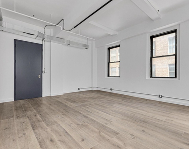 255 West 36th Street - Photo Thumbnail 3