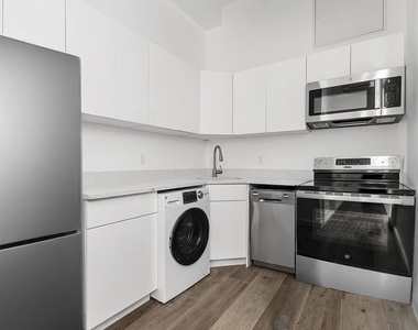 255 West 36th Street - Photo Thumbnail 2