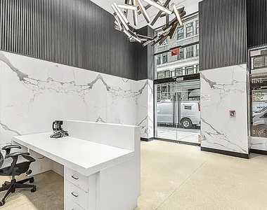 255 West 36th Street - Photo Thumbnail 9