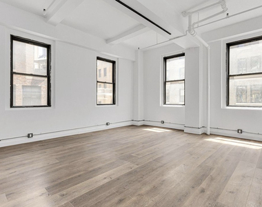 255 West 36th Street - Photo Thumbnail 1