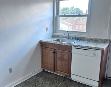 5839 Darlington Rd - Photo Thumbnail 3