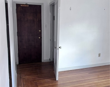 5839 Darlington Rd - Photo Thumbnail 9