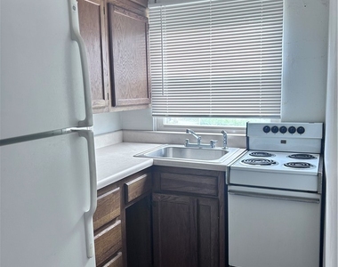5839 Darlington Rd - Photo Thumbnail 2