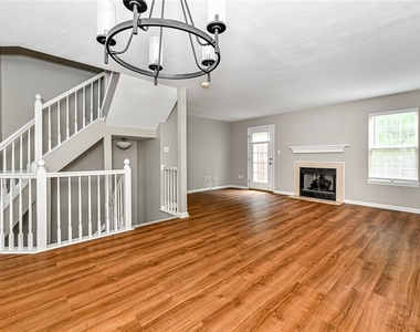 229 Hillvue Dr - Photo Thumbnail 4