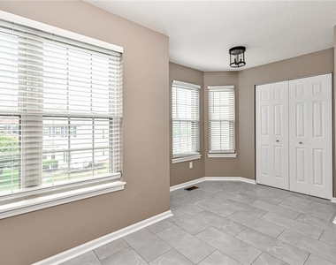 229 Hillvue Dr - Photo Thumbnail 9