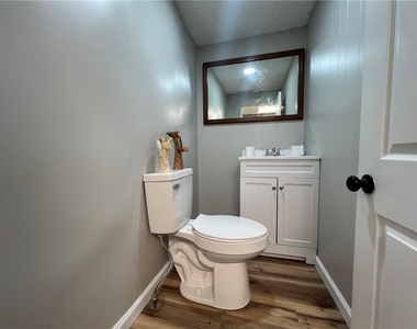 1416 Wilmington Rd - Photo Thumbnail 7