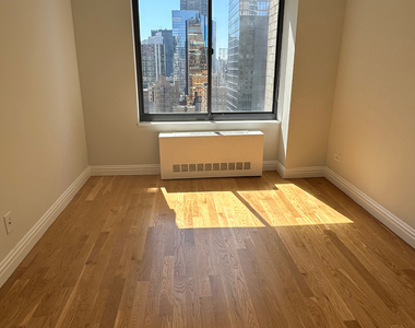 West 48th Street - Photo Thumbnail 8