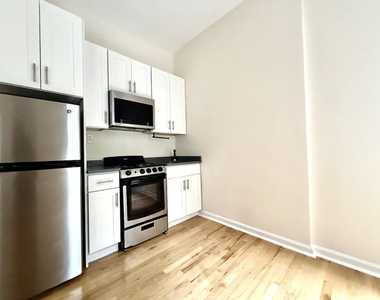 West 72nd Street - Photo Thumbnail 1