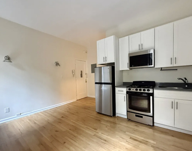 West 72nd Street - Photo Thumbnail 2