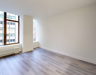 10 Hanover Square - Photo Thumbnail 2