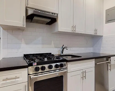 432 East 83rd Street - Photo Thumbnail 5
