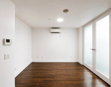 338 Melrose Street - Photo Thumbnail 8