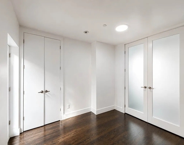 338 Melrose Street - Photo Thumbnail 12