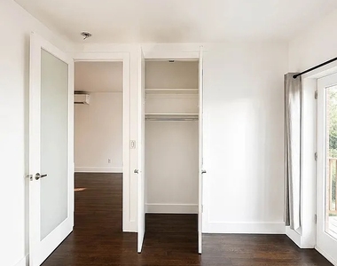 338 Melrose Street - Photo Thumbnail 15