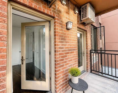 338 Melrose Street - Photo Thumbnail 7