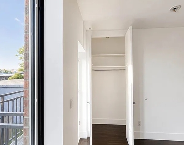 338 Melrose Street - Photo Thumbnail 11