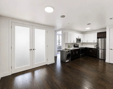 338 Melrose Street - Photo Thumbnail 6