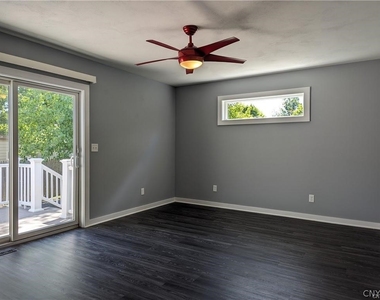 5854 Reis Drive - Photo Thumbnail 15