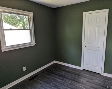 5854 Reis Drive - Photo Thumbnail 11