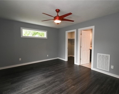 5854 Reis Drive - Photo Thumbnail 12