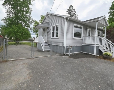 5854 Reis Drive - Photo Thumbnail 2