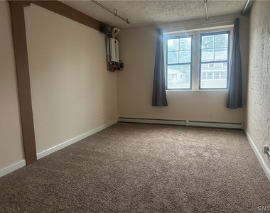 617 E Hiawatha Boulevard - Photo Thumbnail 4