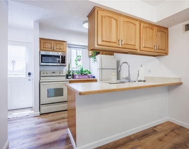 678 Eastbrooke Lane - Photo Thumbnail 6