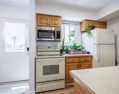 678 Eastbrooke Lane - Photo Thumbnail 8