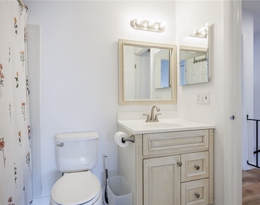 678 Eastbrooke Lane - Photo Thumbnail 17