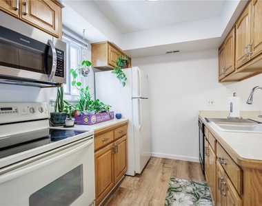 678 Eastbrooke Lane - Photo Thumbnail 9