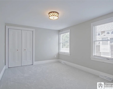 35 Ohio Avenue - Photo Thumbnail 12