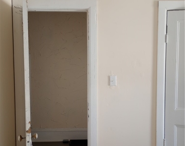 410 Linden Place - Photo Thumbnail 24